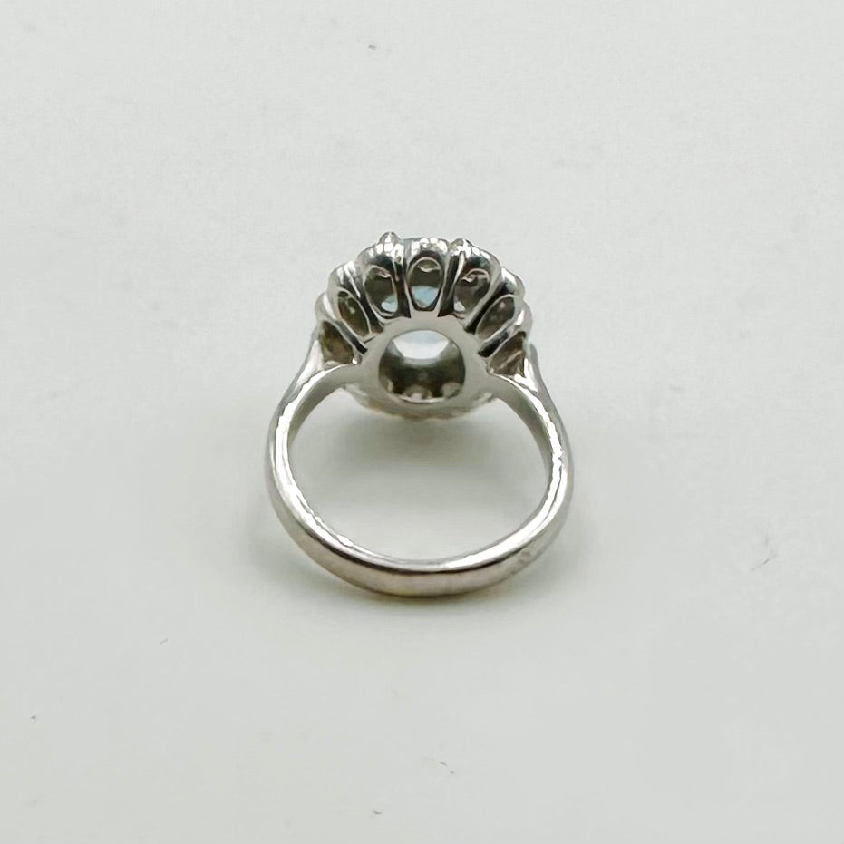Bague Marguerite en or blanc, aigue-marine et diamants