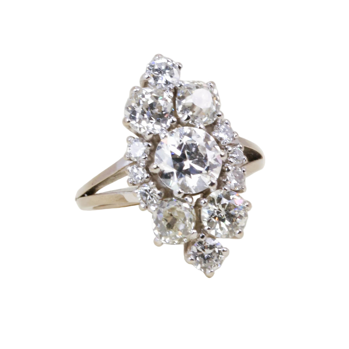 Marquise Ring in White Gold and Diamonds