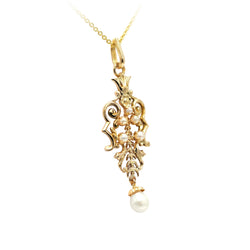 Yellow gold and pearl pendant