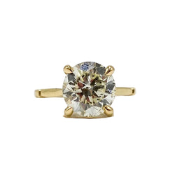 Yellow Gold Solitaire Ring with Diamond