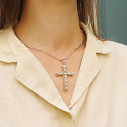 Pendant made of yellow gold, platinum, pearls, and diamonds
