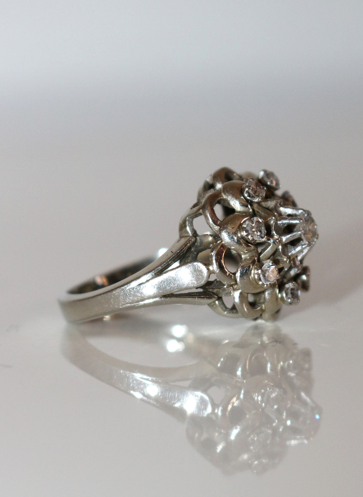 Marguerite Ring in White Gold, Platinum, and Diamonds