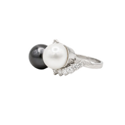 "Toi & Moi" Ring in White Gold, Pearls, and Diamonds