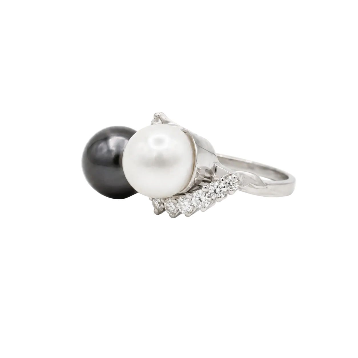 "Toi & Moi" Ring in White Gold, Pearls, and Diamonds