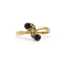 "Toi & Moi" Ring in yellow gold, sapphires, and diamonds