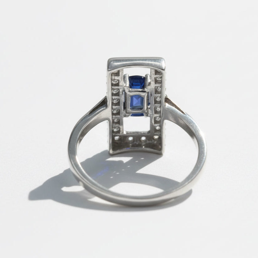 Bague rectangulaire en or blanc, saphir 1,07 carats et Diamants