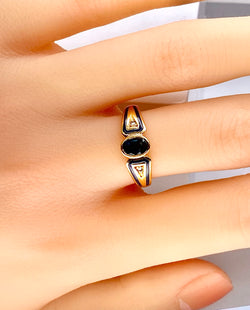 Bague en or jaune 18 carats, saphir,diamants et émail