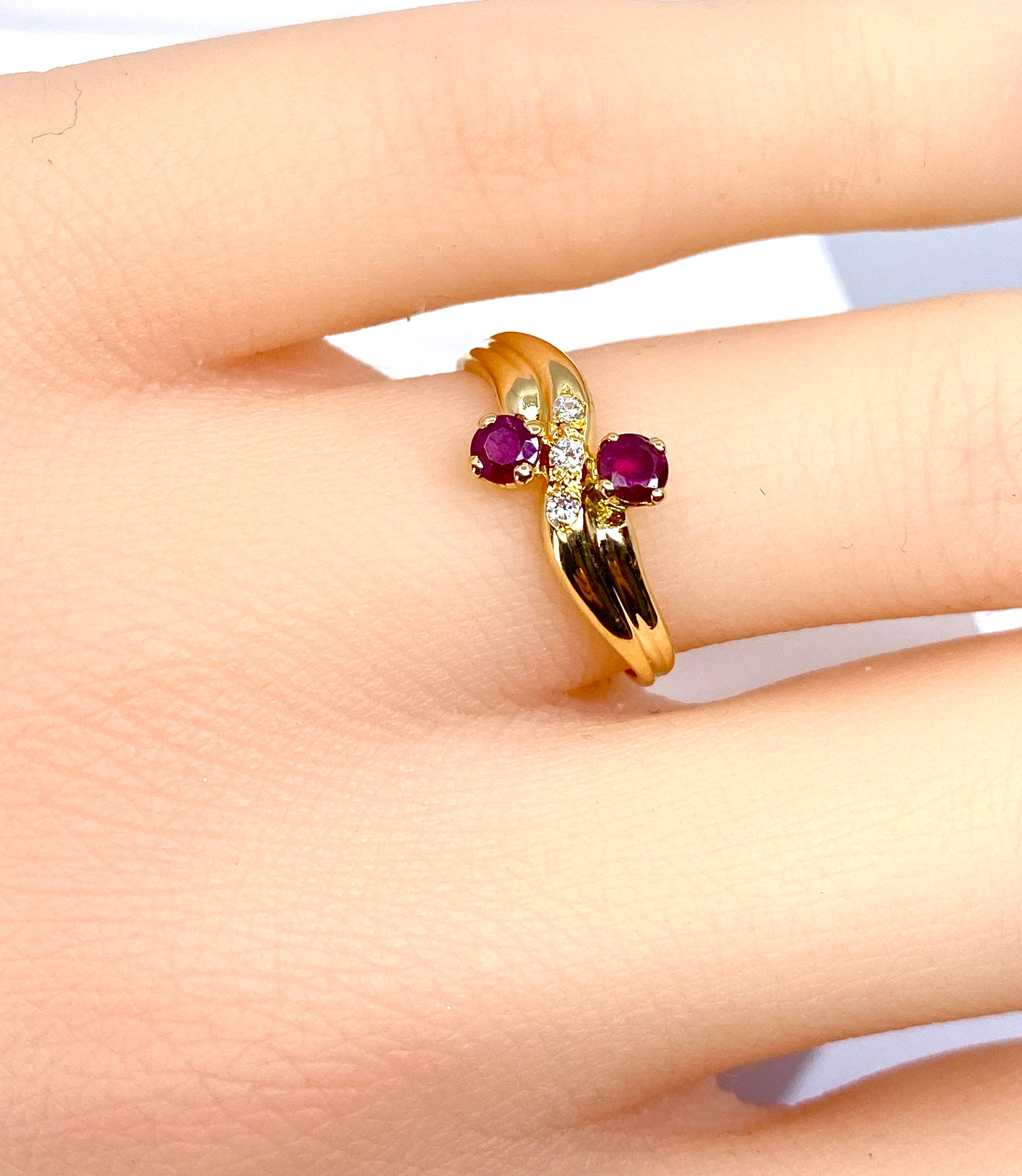 Ring you and me in yellow gold, rubies and diamonds