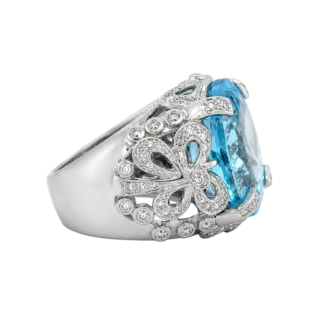 Entourage Ring in white gold, Topaz, and Diamonds