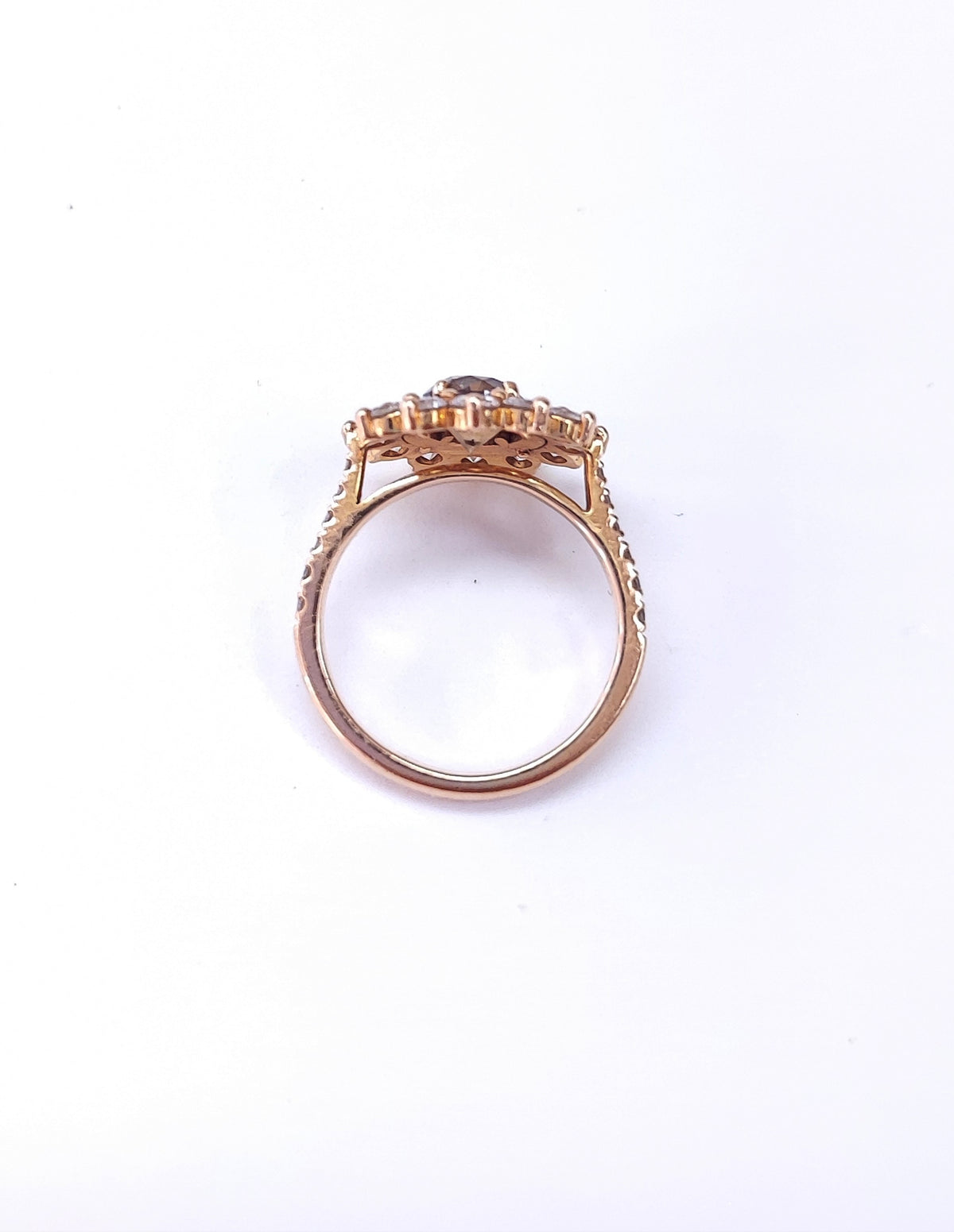 Bague Entourage GEMMYO Lefkos en or rose et diamants