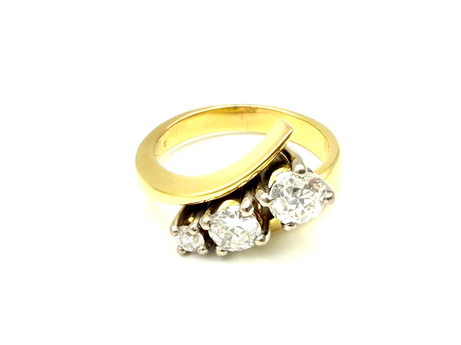 Vintage two-tone gold ring with diamonds