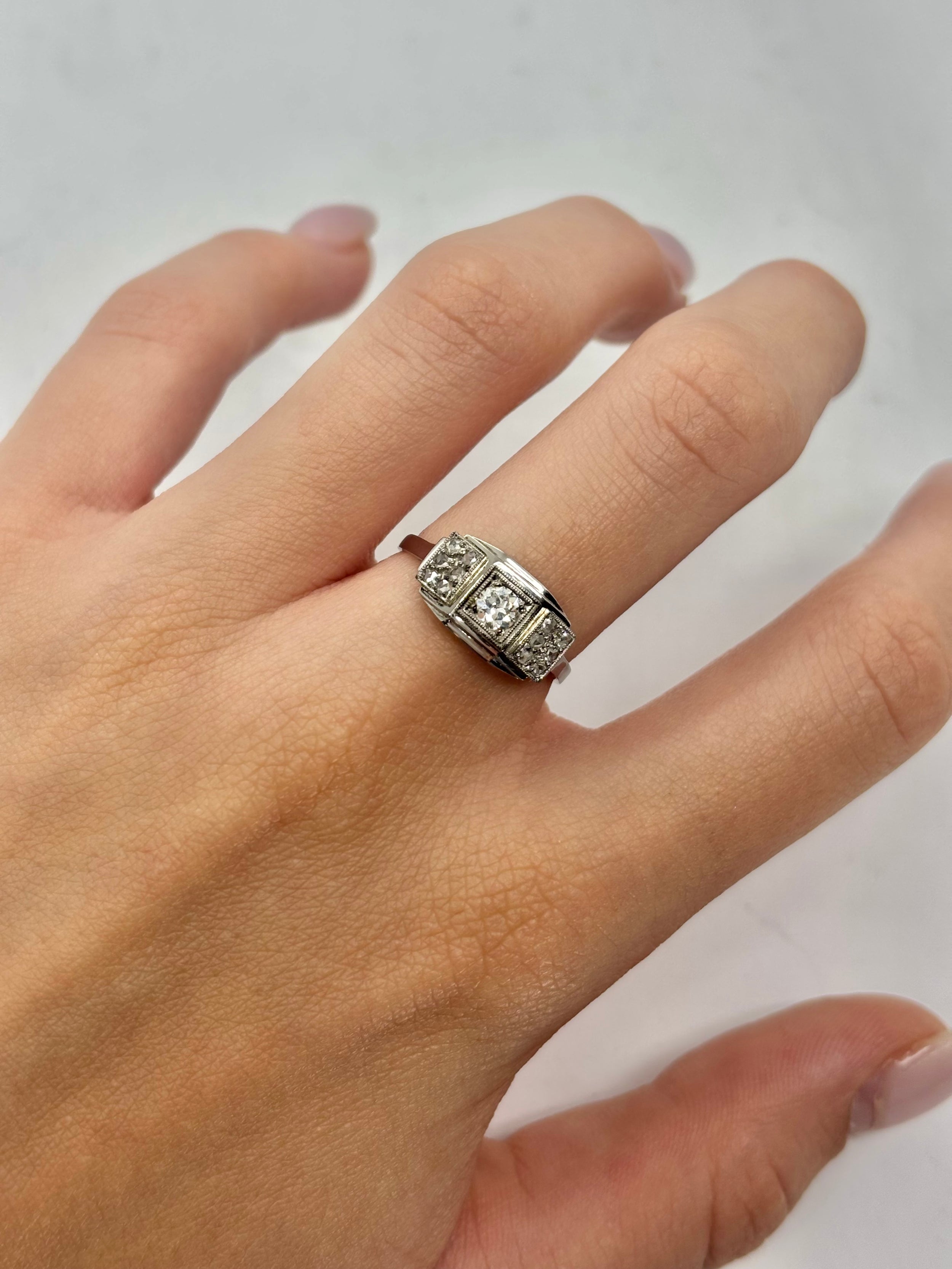 White gold and Diamond Ring