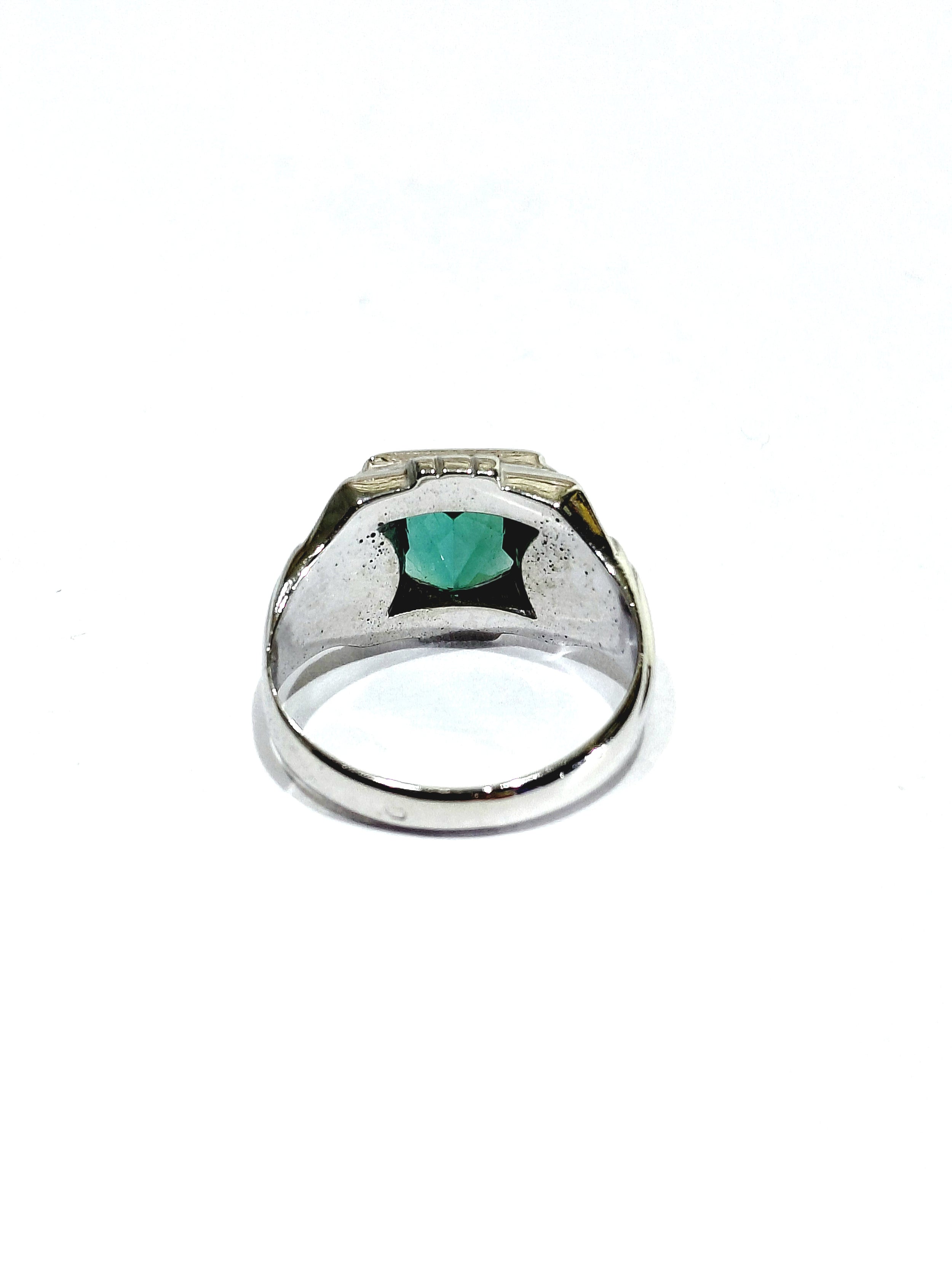 Art Deco Ring in White Gold and Green Tourmaline