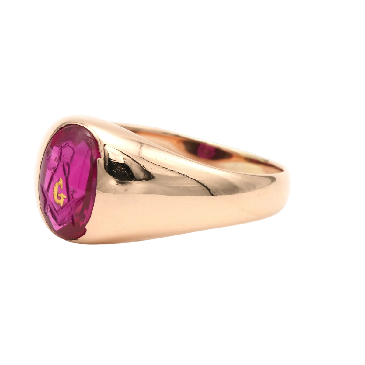Bague Chevalière en or jaune et rubis