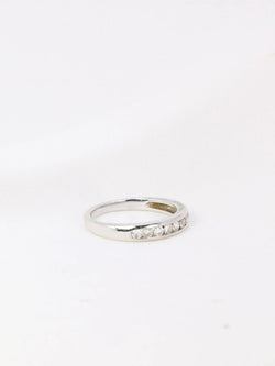 Demi - Alliance américaine en or blanc et diamants 0,18 ct - Castafiore