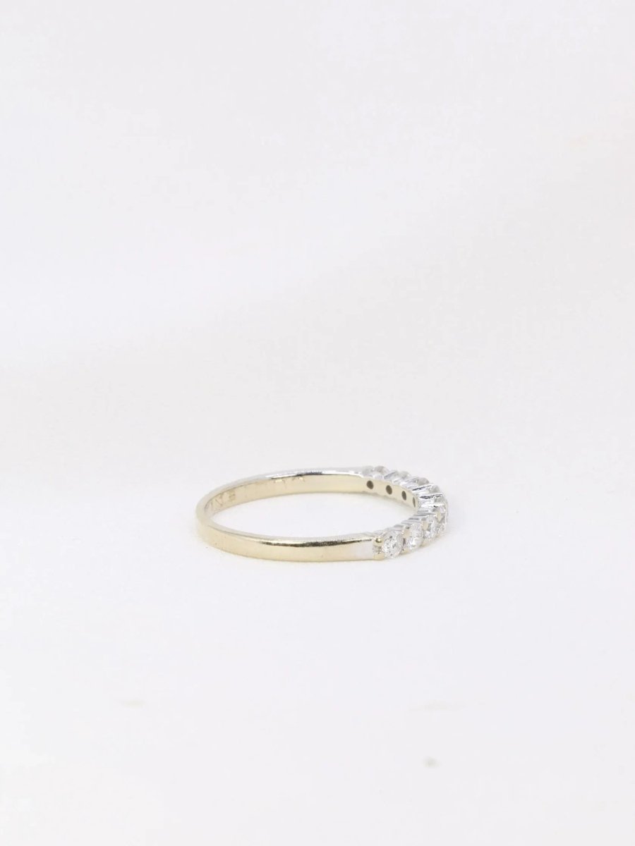 Demi - Alliance américaine en or blanc et diamants 0,36 ct - Castafiore