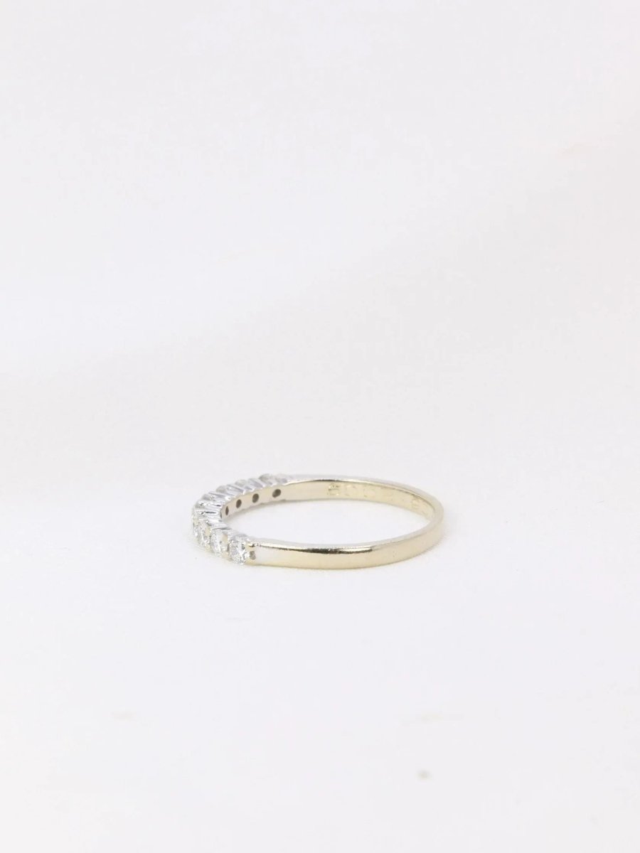 Demi - Alliance américaine en or blanc et diamants 0,36 ct - Castafiore