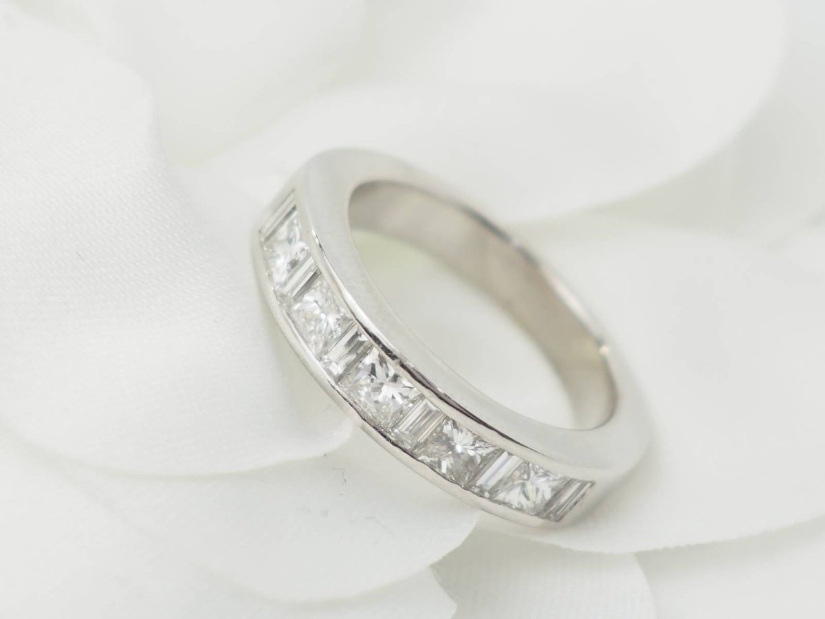 Demi alliance en or blanc et diamants 1.06cts - Castafiore