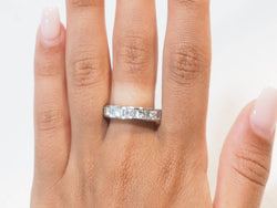 Demi alliance en or blanc et diamants 1.06cts - Castafiore