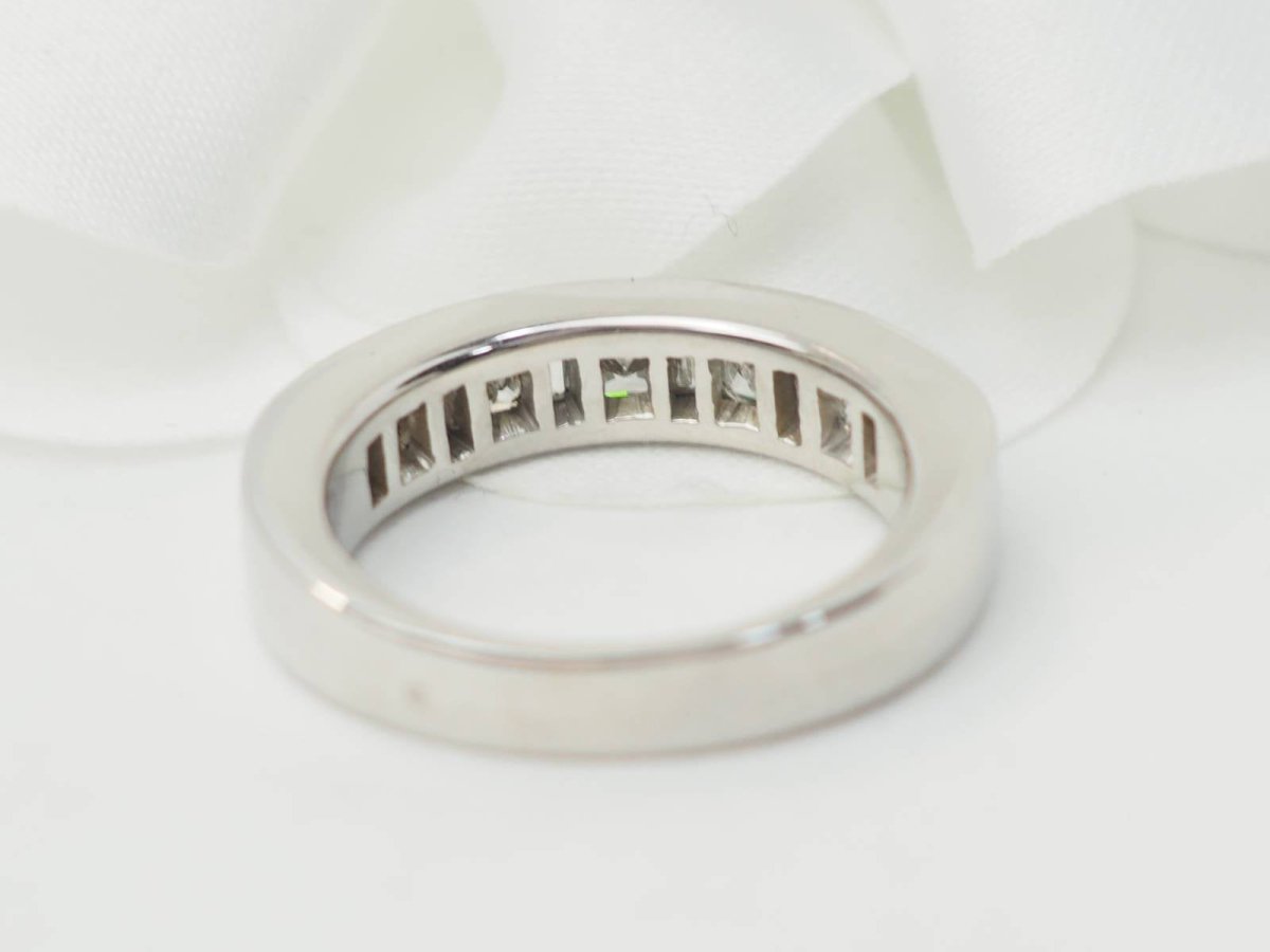 Demi alliance en or blanc et diamants 1.06cts - Castafiore