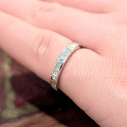 Demi - alliance en or blanc et diamants - Castafiore