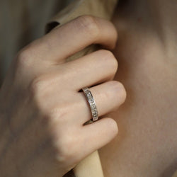 Demi - alliance en or gris 18K avec 0,80 ct de diamants G - VS – Taille 50 - 51 - Castafiore