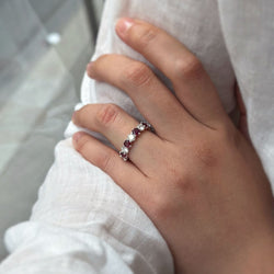 Demi Alliance - Or blanc, Diamants & Rubis - Castafiore