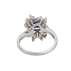 Marguerite Ring in White Gold, Sapphire, and Diamonds