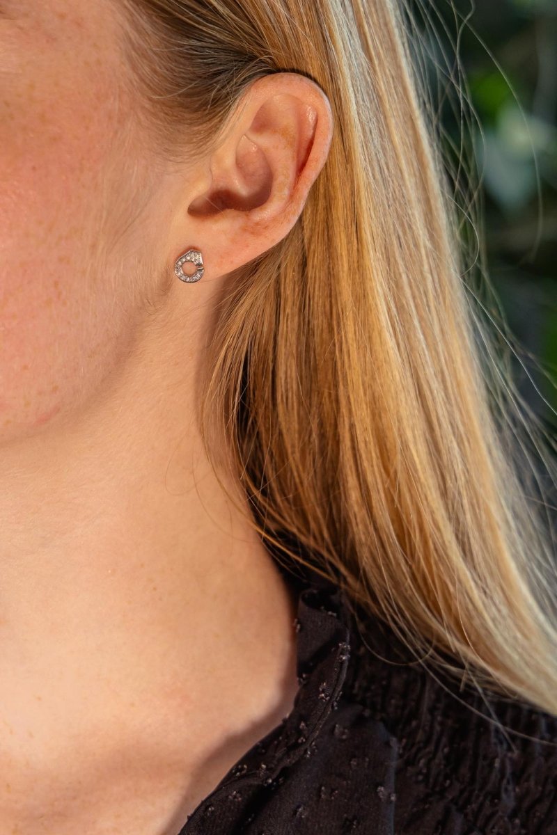 Dinh Van Boucles d'oreilles Menottes Or blanc Diamant - Castafiore