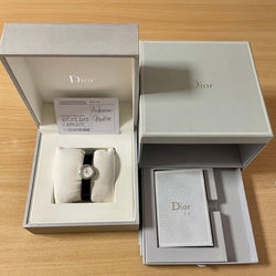 Dior montre la mini D de Dior - Castafiore