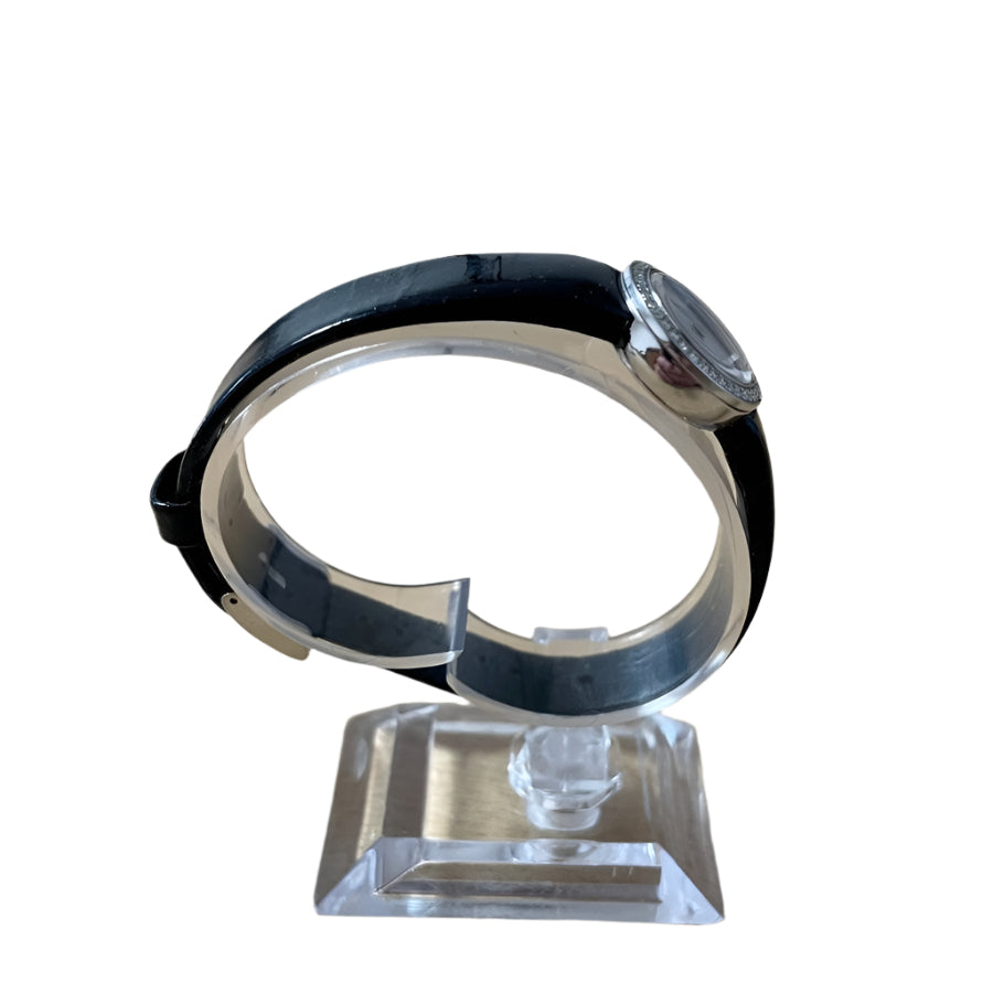 Dior montre la mini D de Dior - Castafiore