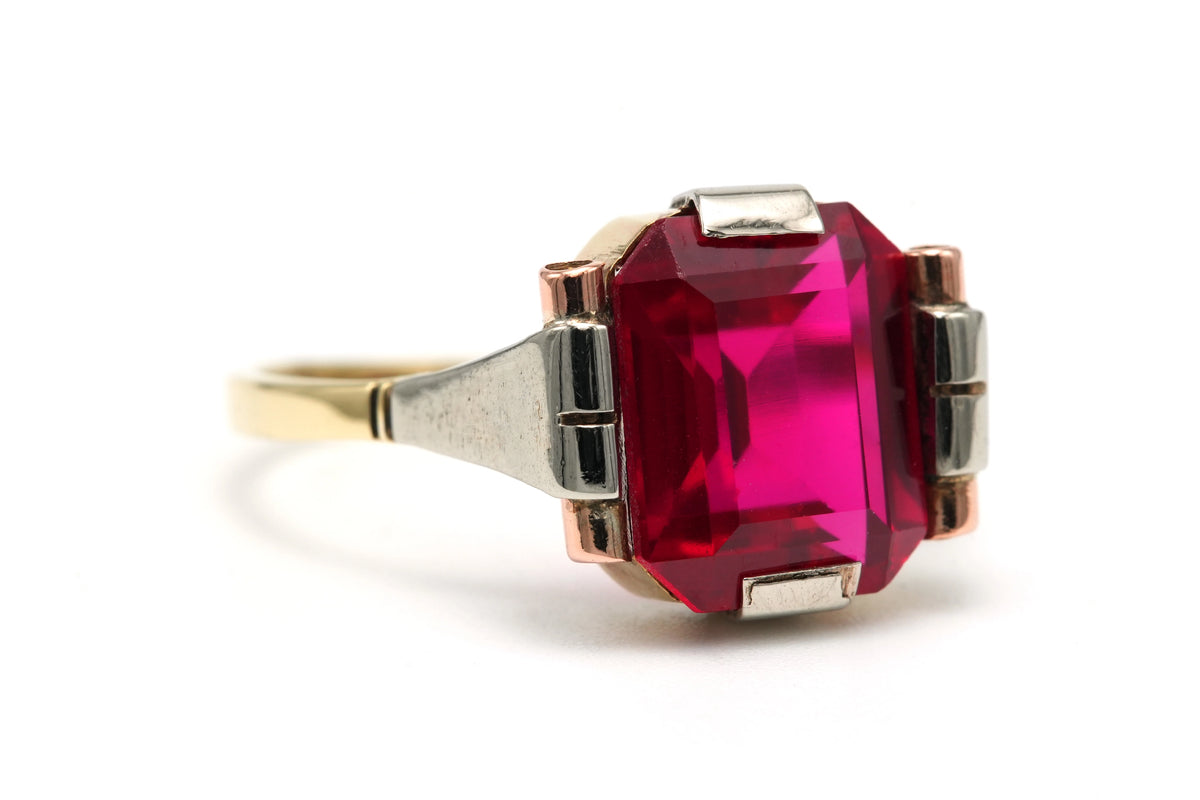 Solitaire Ring in White Gold, Yellow Gold, and Ruby