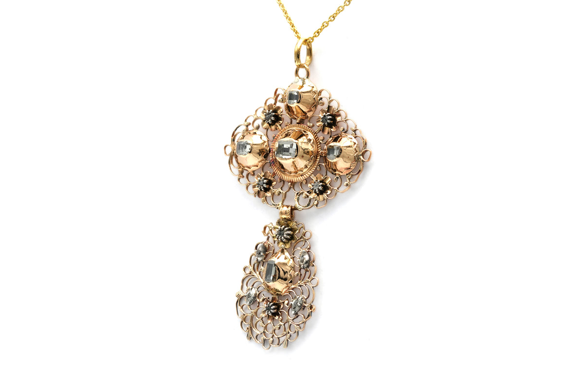 Pendentif en or jaune et diamants