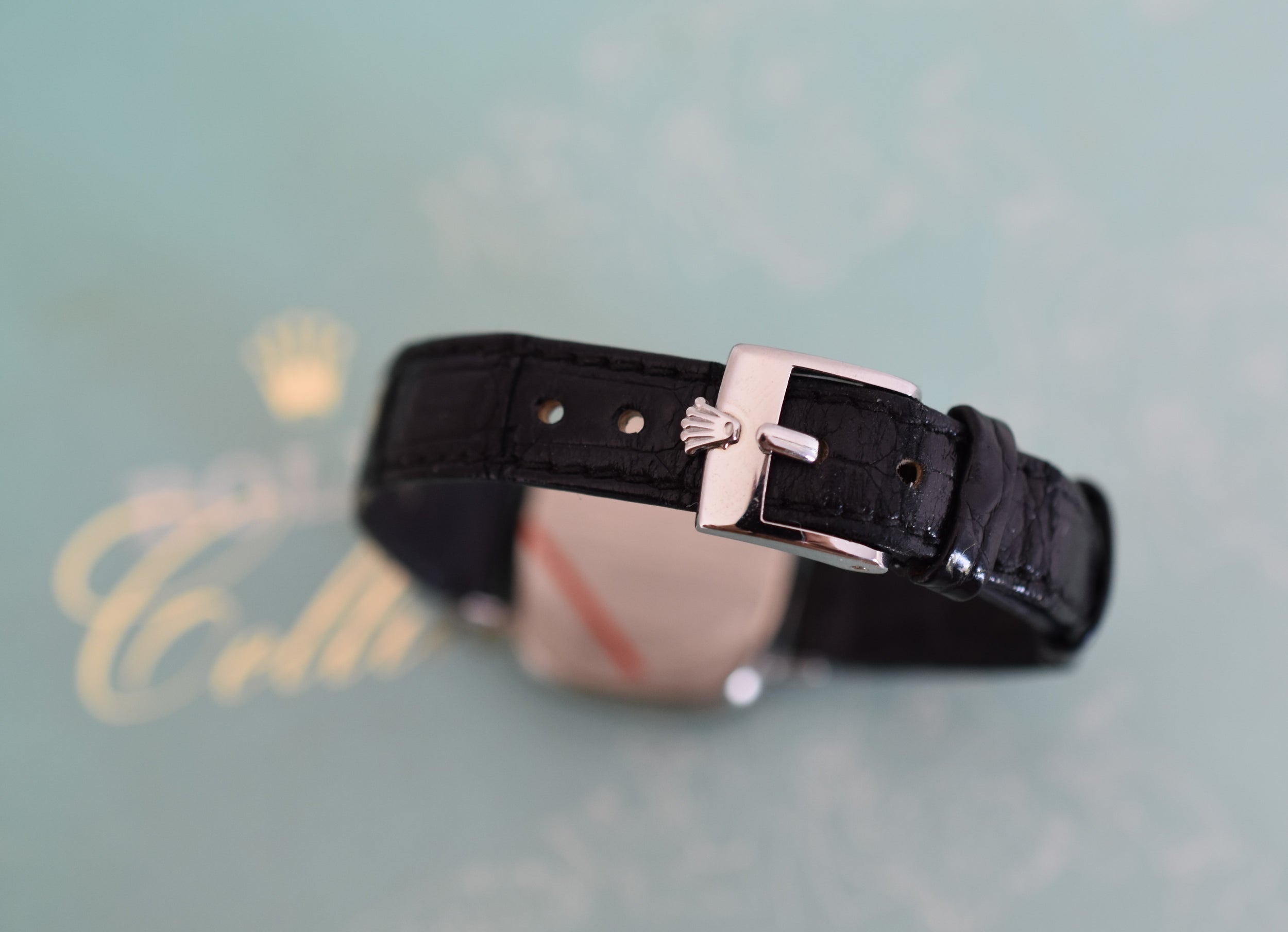 Rolex dame Cellini, ligne "Zephir", réf. 4082/9, circa 1970, or blanc 18 carats