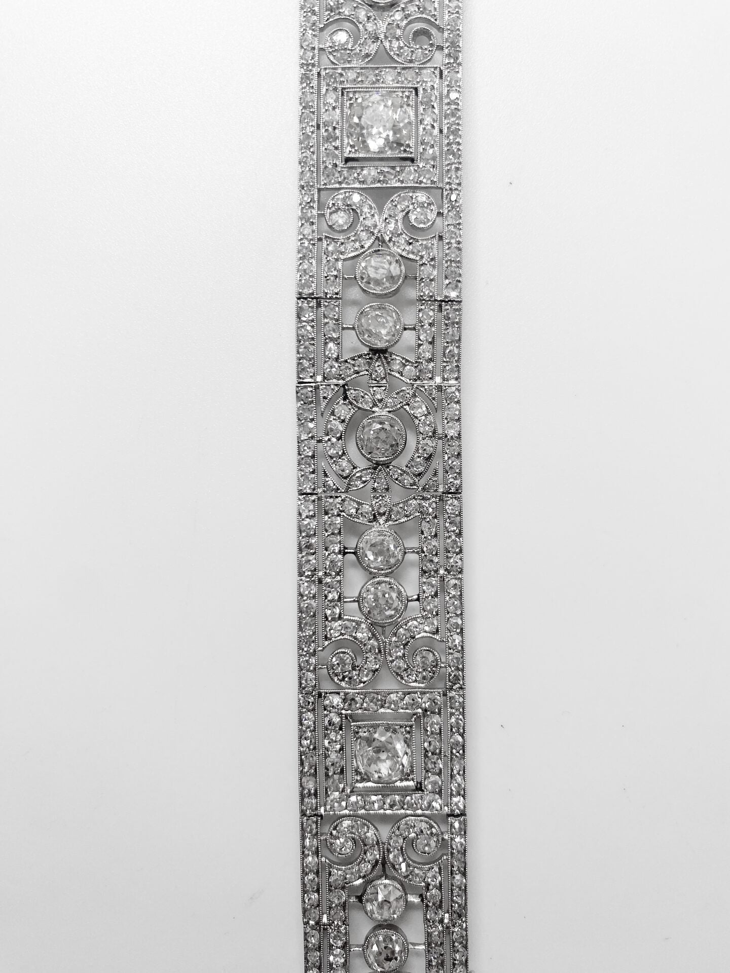 ART DECO ARTICULATED BRACELET WITH PALTINE AND DIAMONDS, APPROX. 12.50 CTS (SIZE 18)