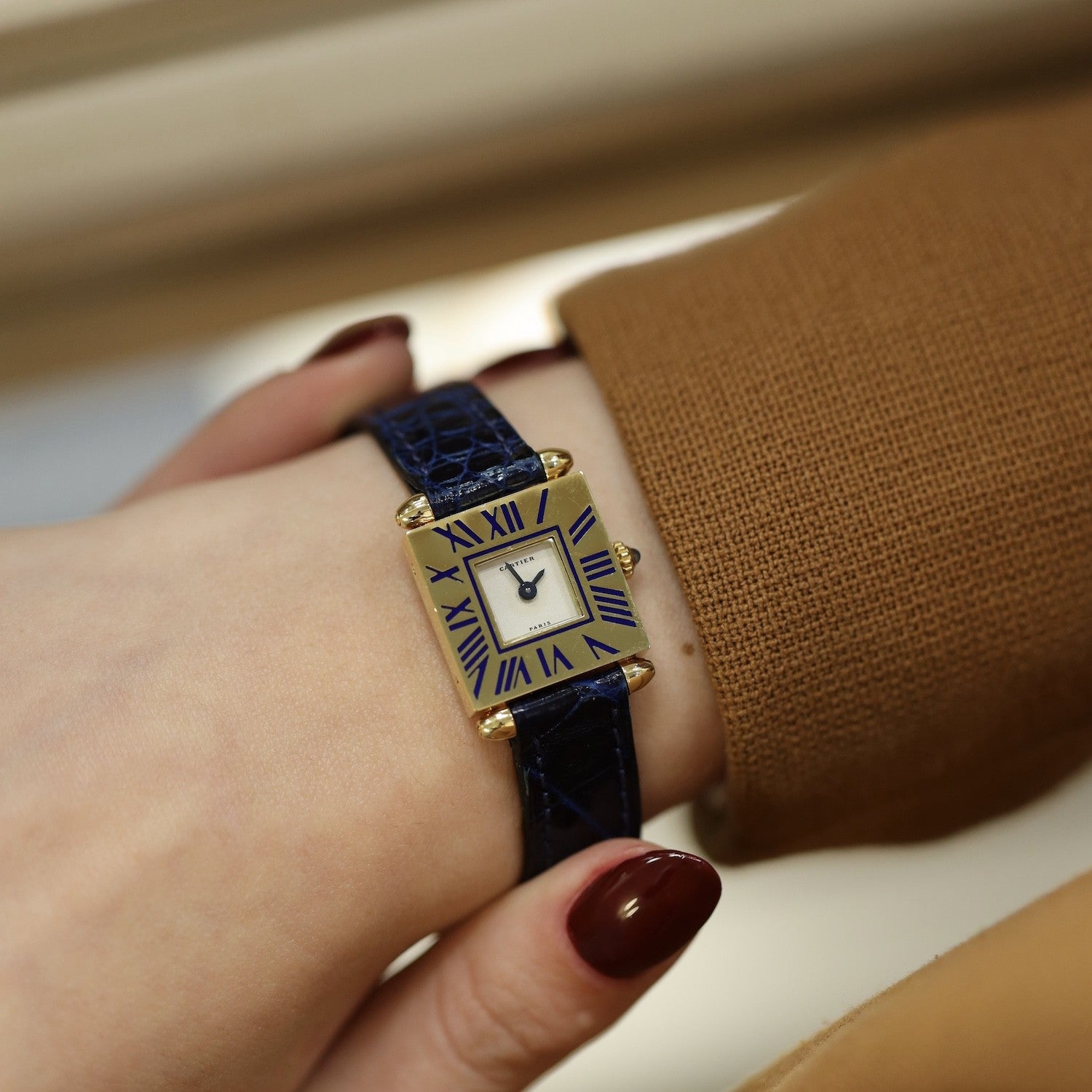 CARTIER "Obus" Watch in Yellow gold and Leather