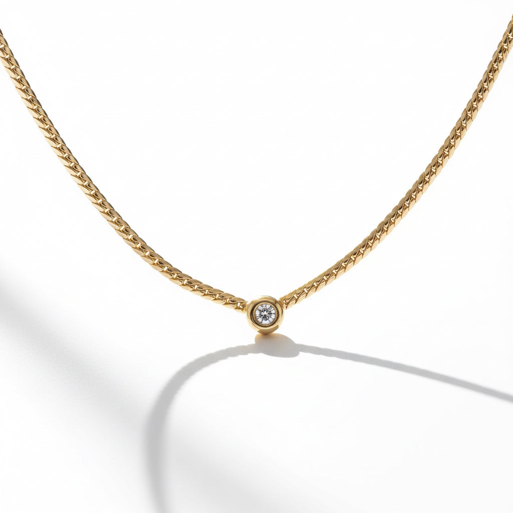 Collier A ROURE en or jaune et diamant