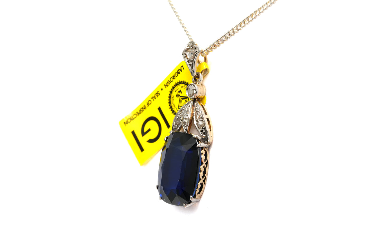 Pendentif en or blanc, or jaune, saphir et diamants