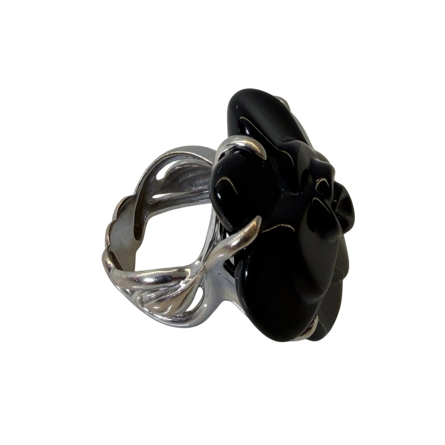 CHANEL "Camélia" Ring in White gold and Onyx