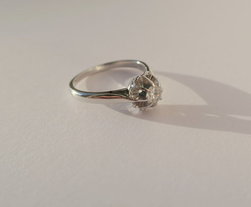 Solitaire Ring in White Gold, Platinum, and Diamond