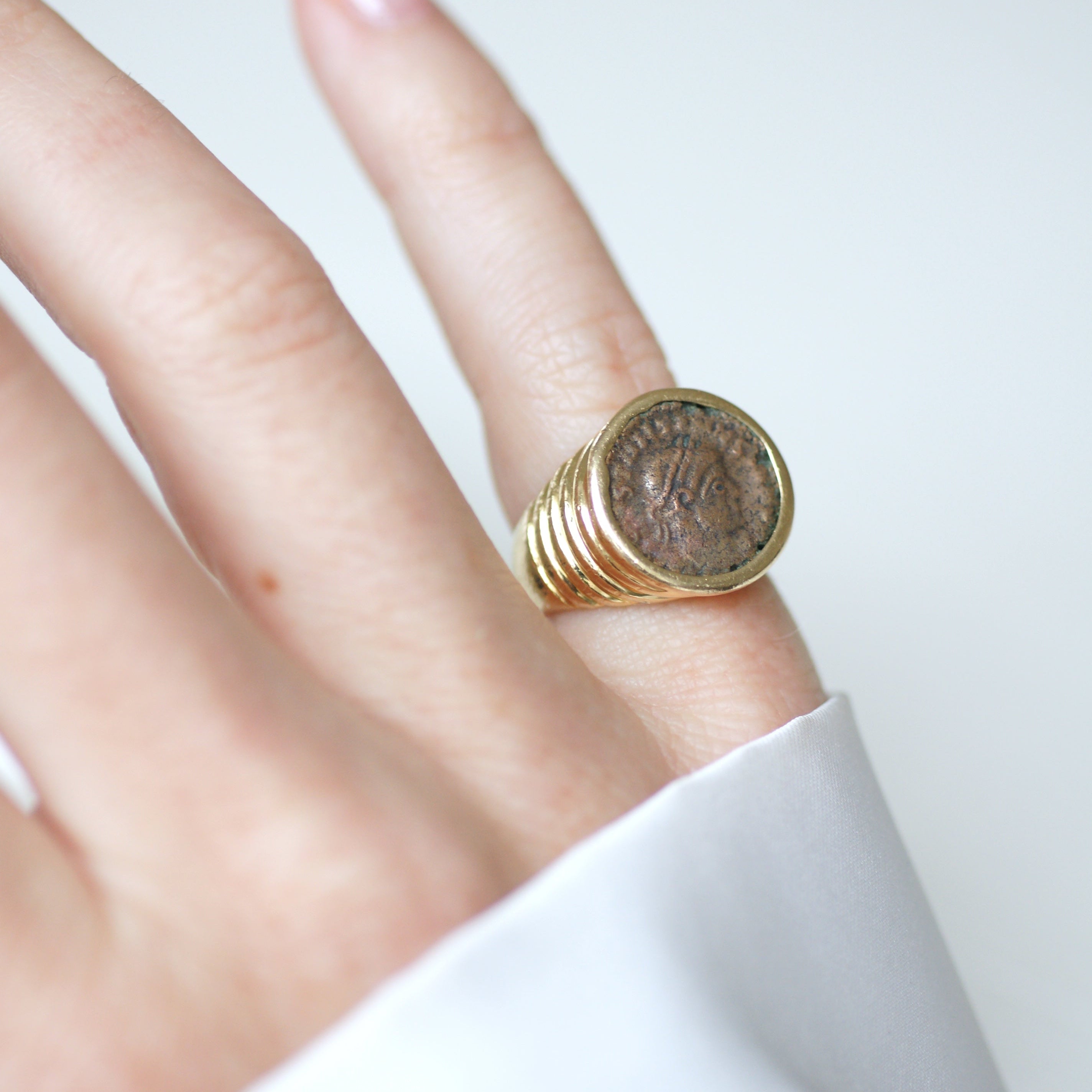 Ring BULGARI "Monete" in yellow gold