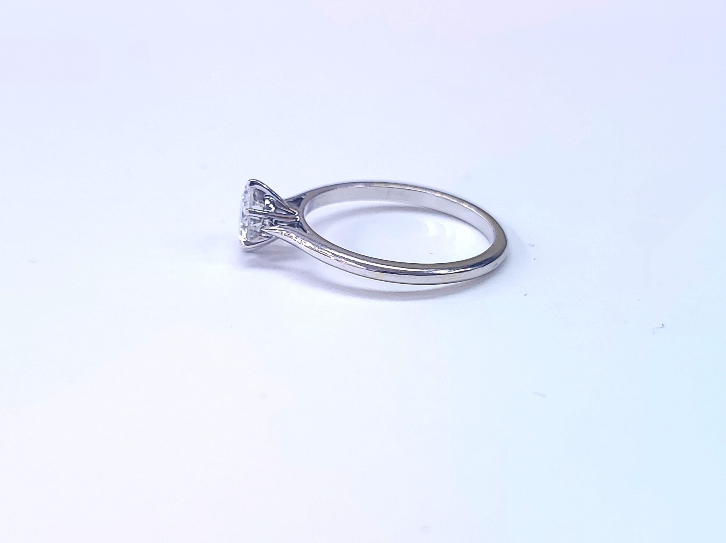 Bague Solitaire en or blanc et diamant