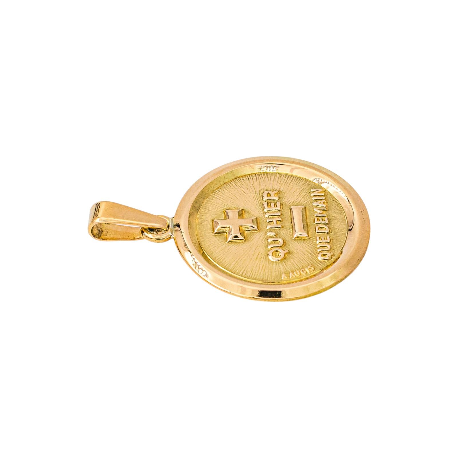 Augis "Medal of Love" Pendant in Yellow gold
