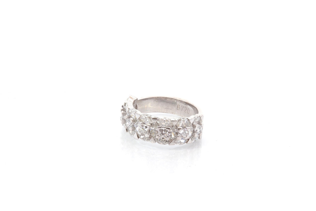 Bague Alliance en or blanc et diamants