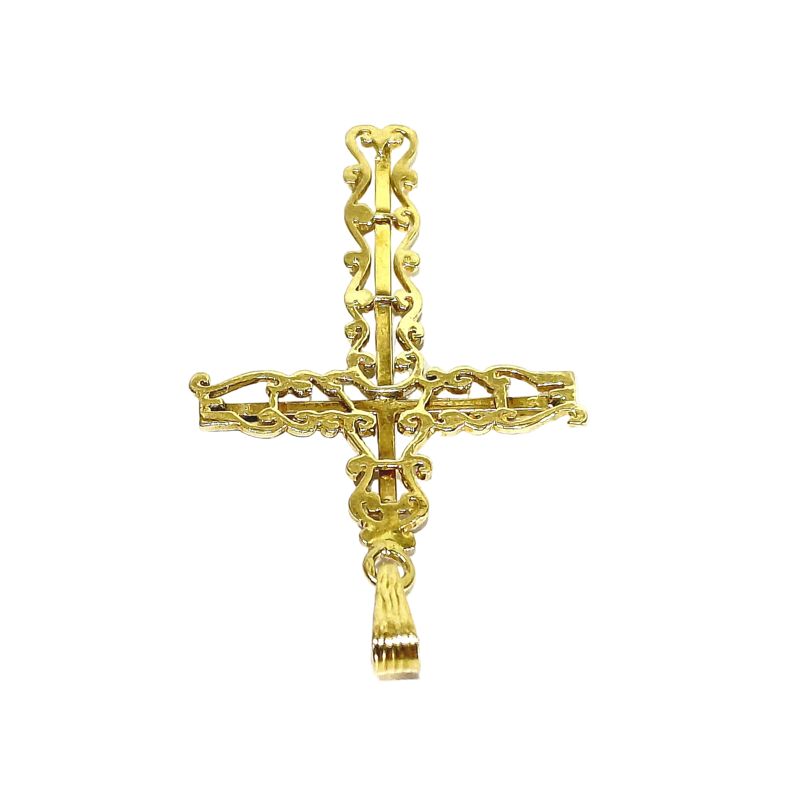 Yellow gold pendant