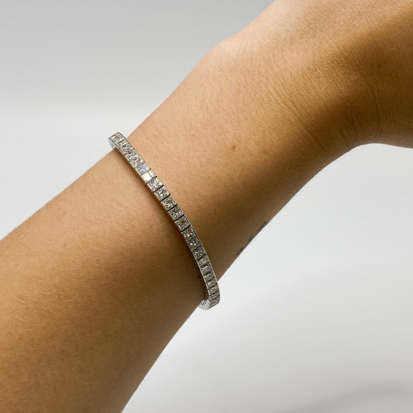 "Ligne" Bracelet in White Gold and Diamonds