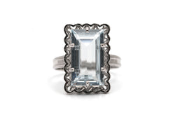 Bague Solitaire en or blanc et aigue-marine