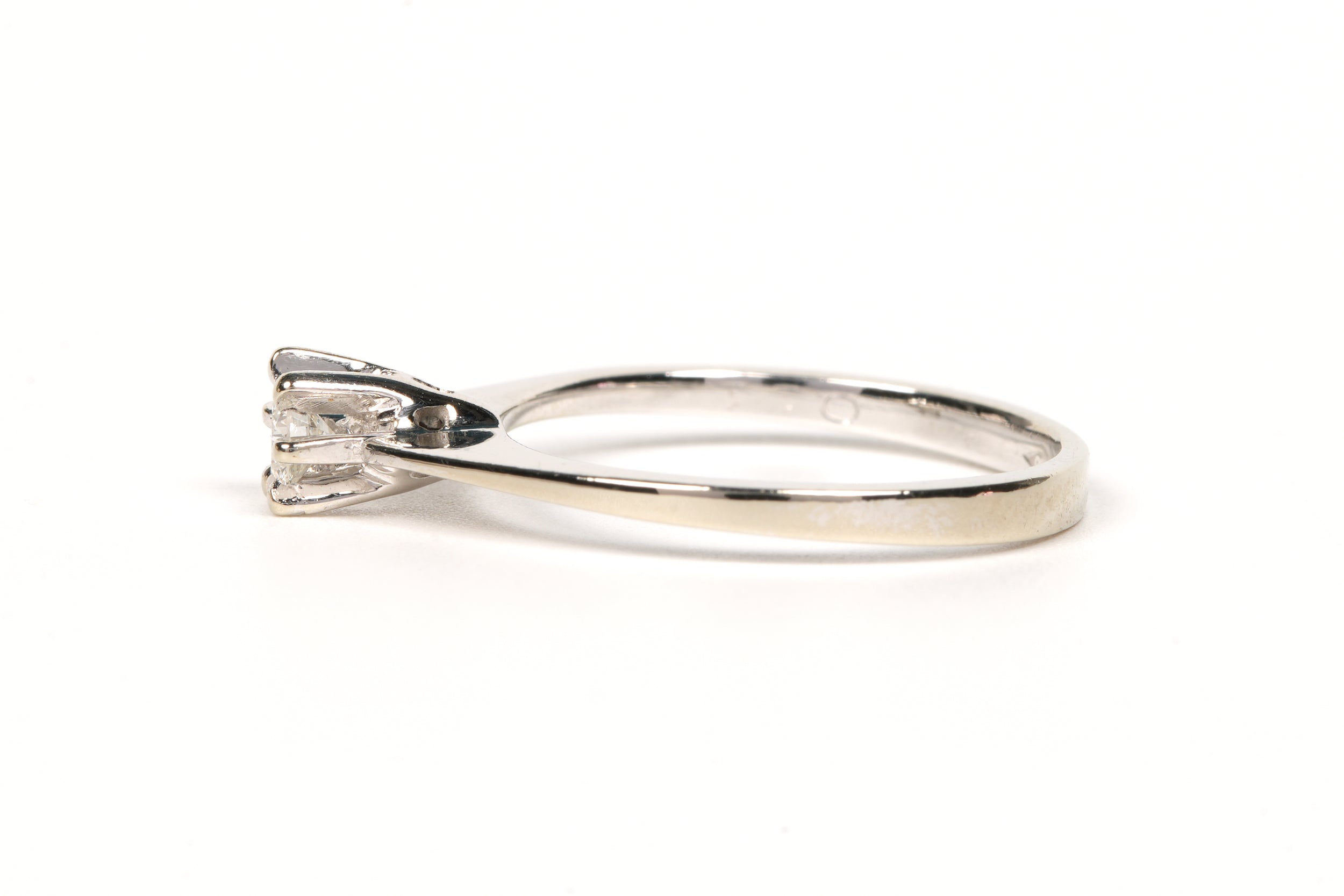 Bague Solitaire en or blanc et diamant