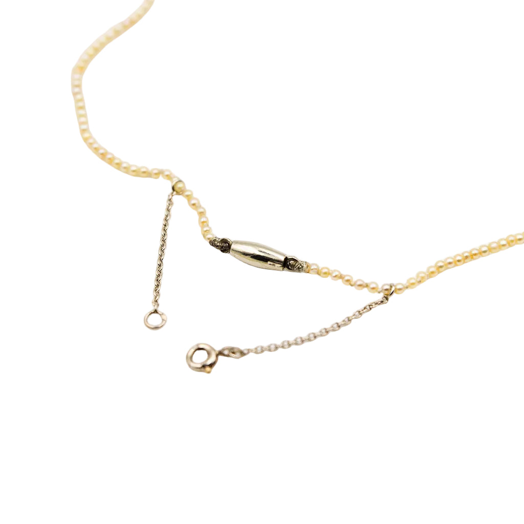Necklace of Pearls in fine pearls and White gold