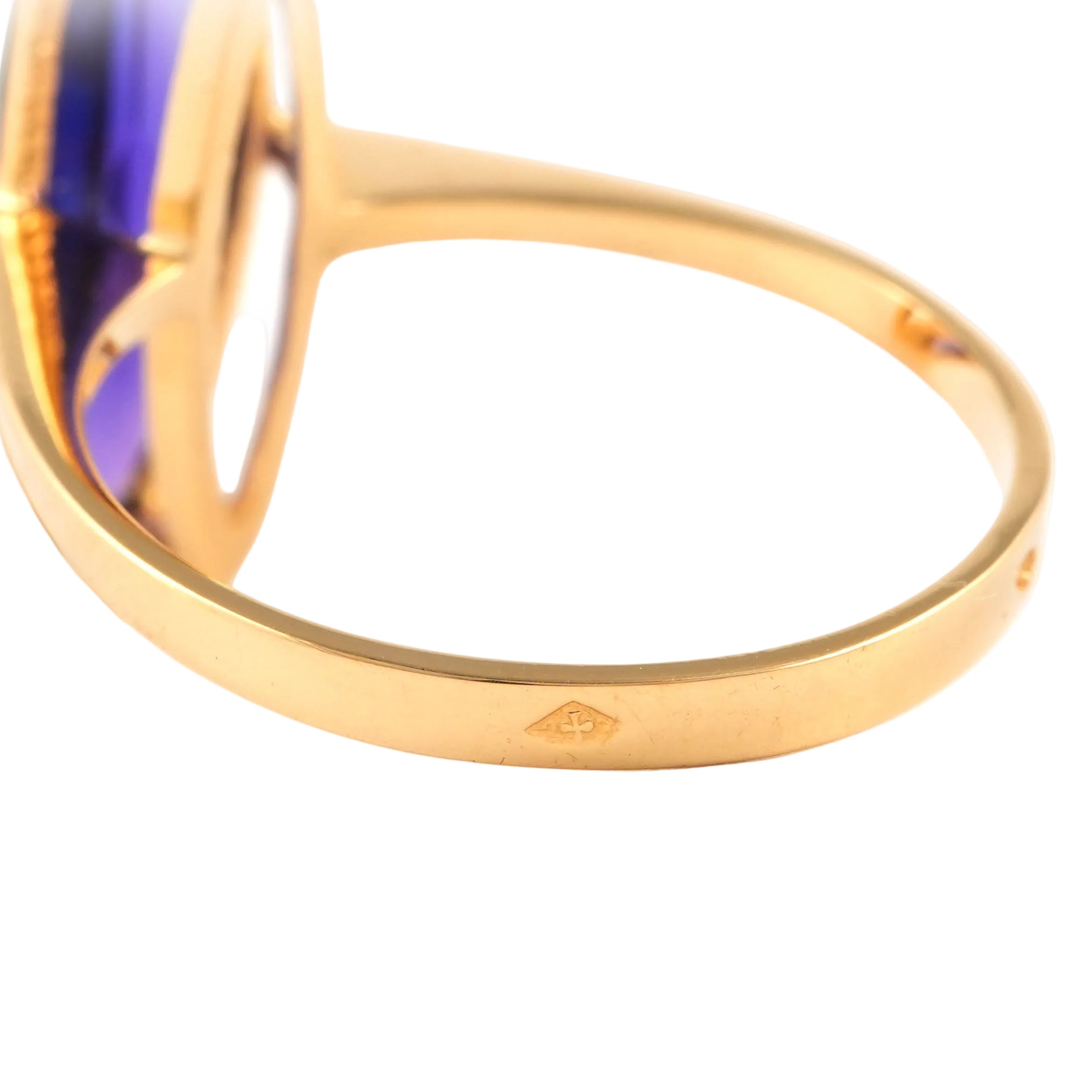Yellow Gold Solitaire Ring with Amethyst